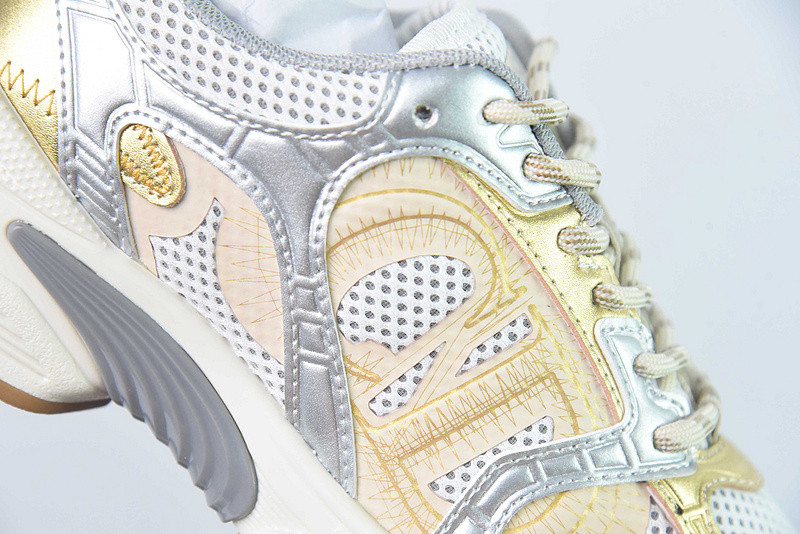 dio* sneaker