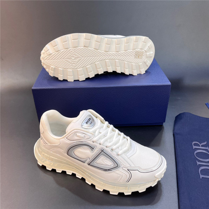 dio* sneaker