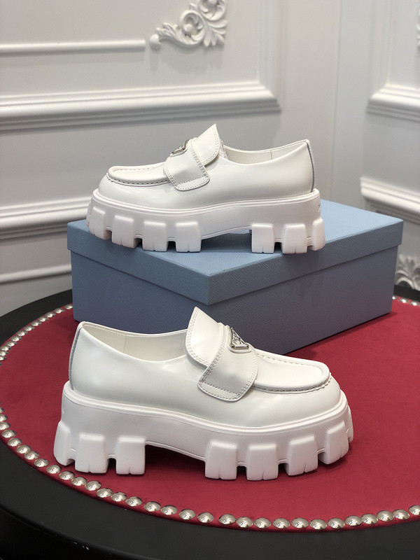 pr sneaker