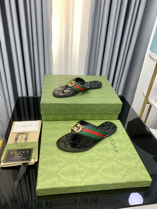 g*u*i sandals