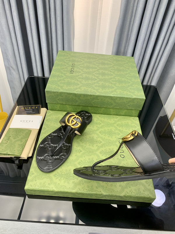 g*u*i sandals