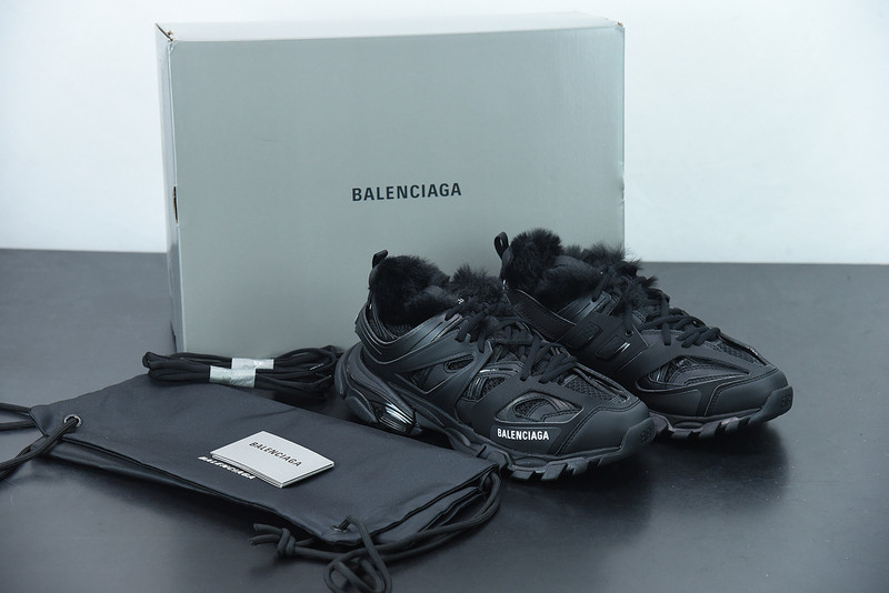 bc track sneaker