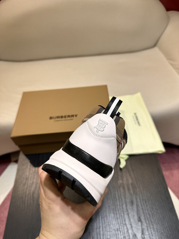 B**rry sneaker