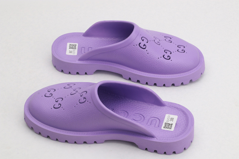 g*u*i sandals low