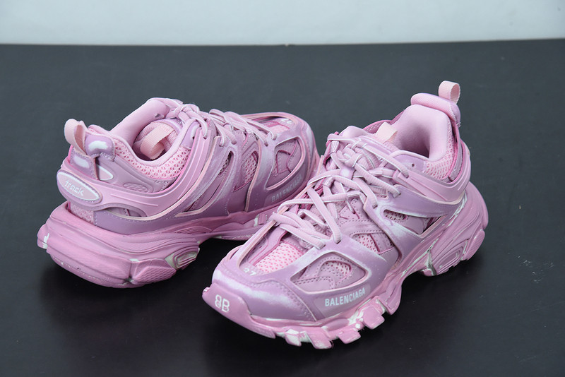 bc track sneaker