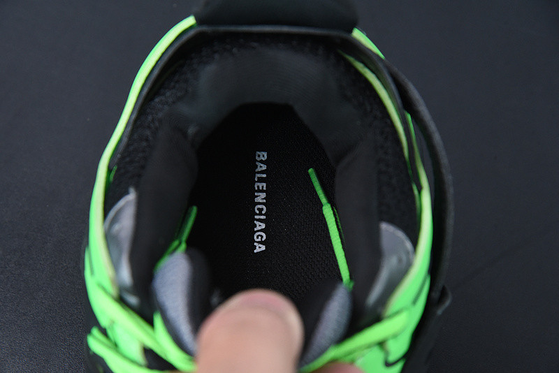 bc track sneaker