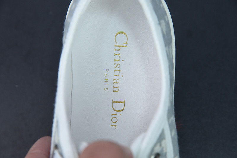 dio* low-top walk