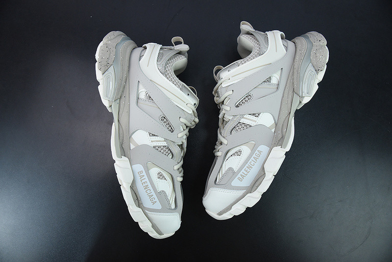 bc track sneaker