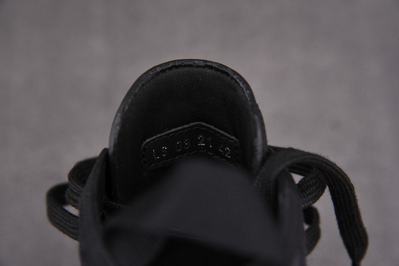 dio* sneaker