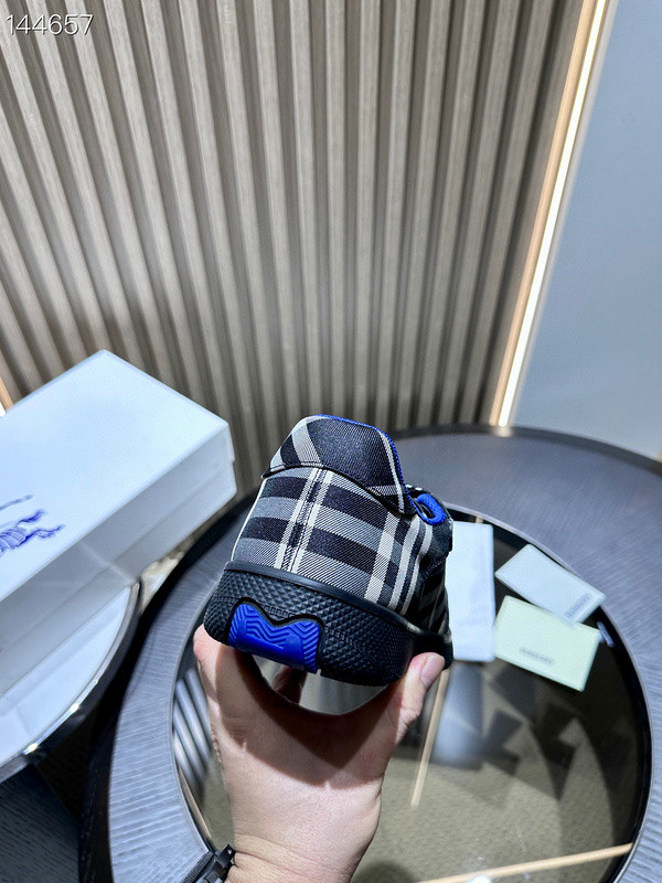 B**rry sneaker