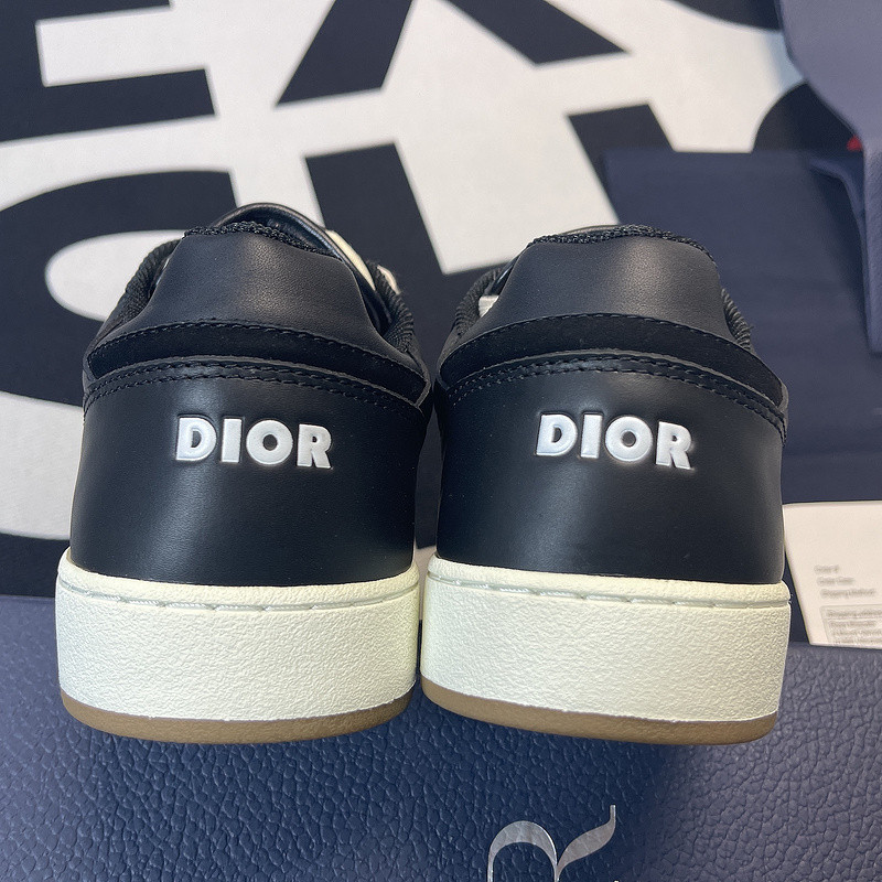 dio* sneaker