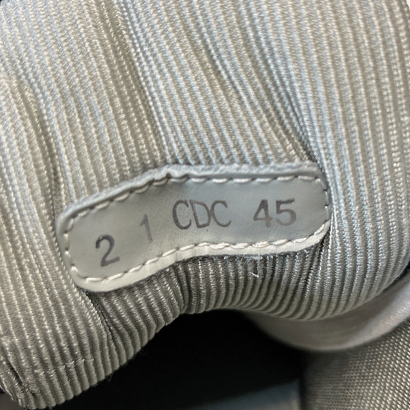 dio* sneaker