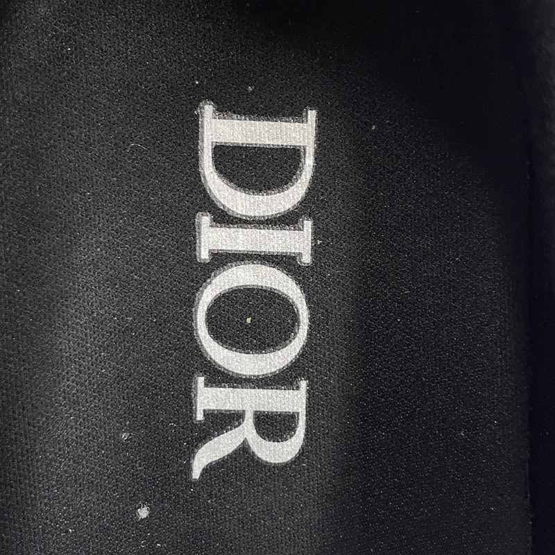 dio* sneaker
