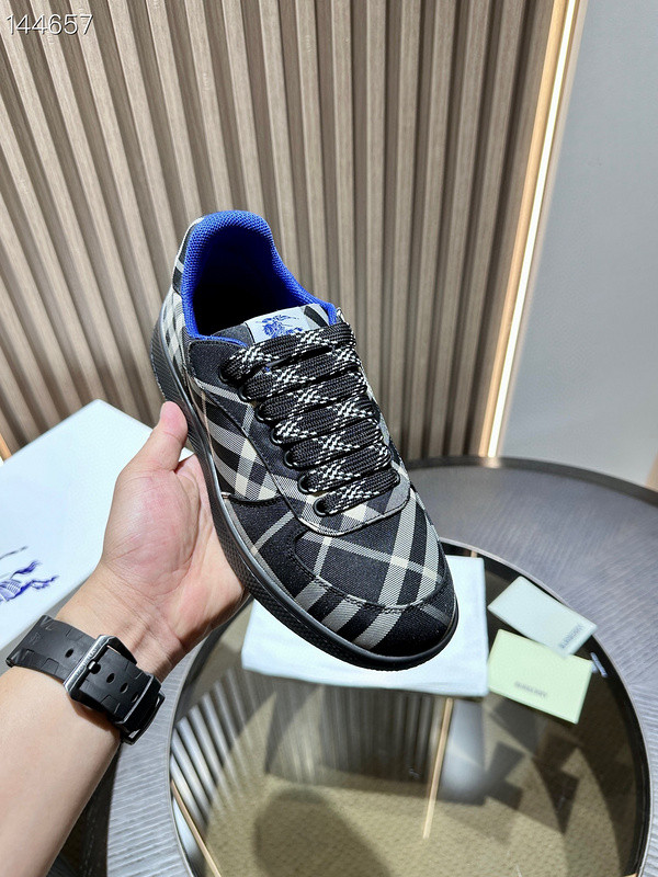 B**rry sneaker