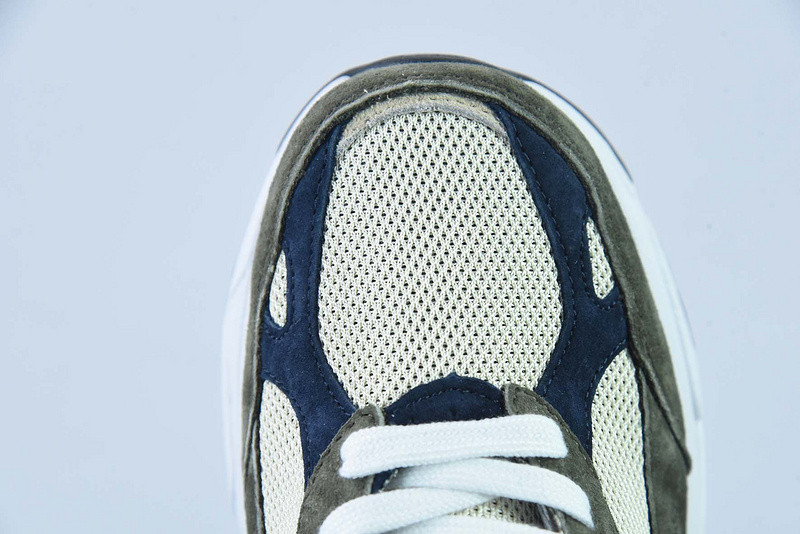 new balance sneaker
