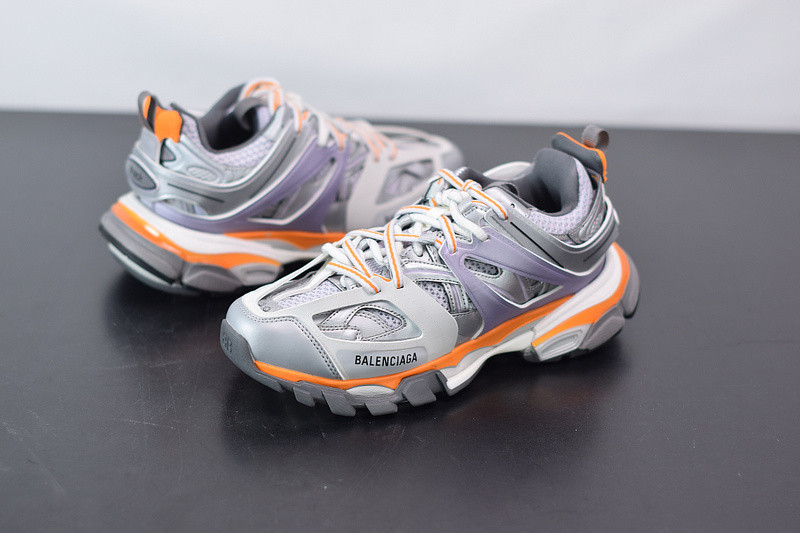 bc track sneaker
