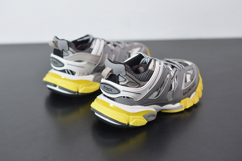 bc track sneaker