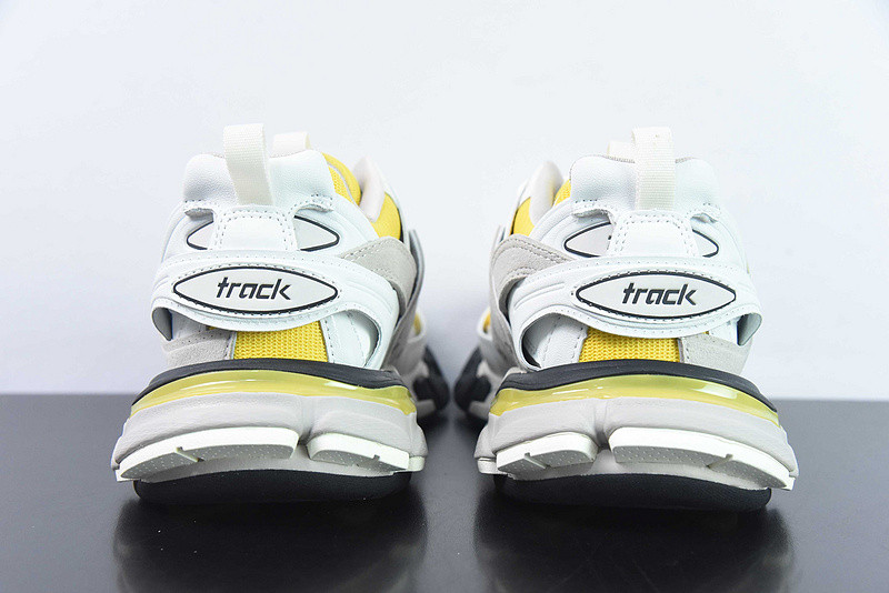 bc track sneaker