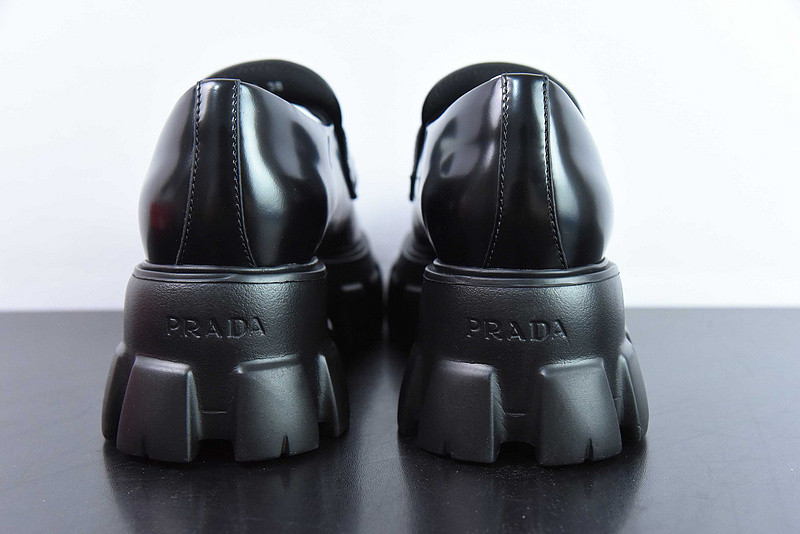 pr sneaker