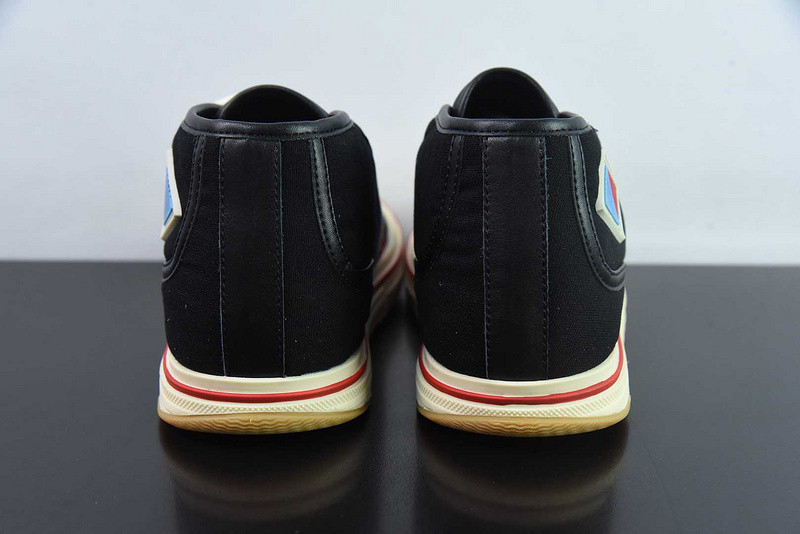 b0tte*a Ven*ta sneaker