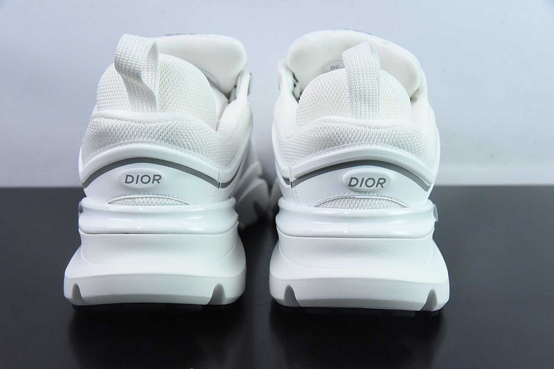 DIO* SNEAKER