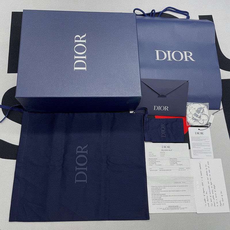 dio* sneaker