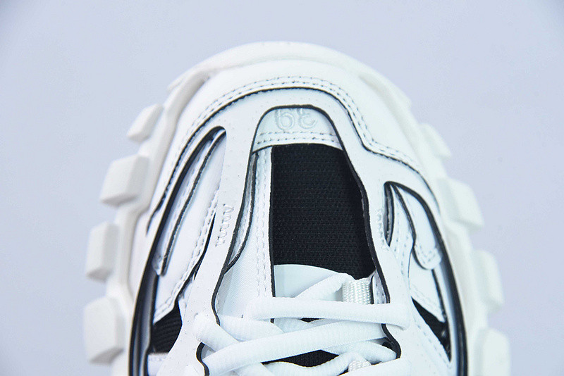 bc track sneaker