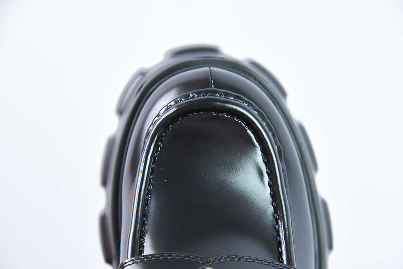 pr sneaker
