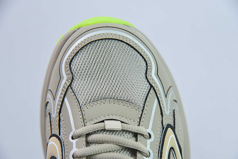 dio* sneaker
