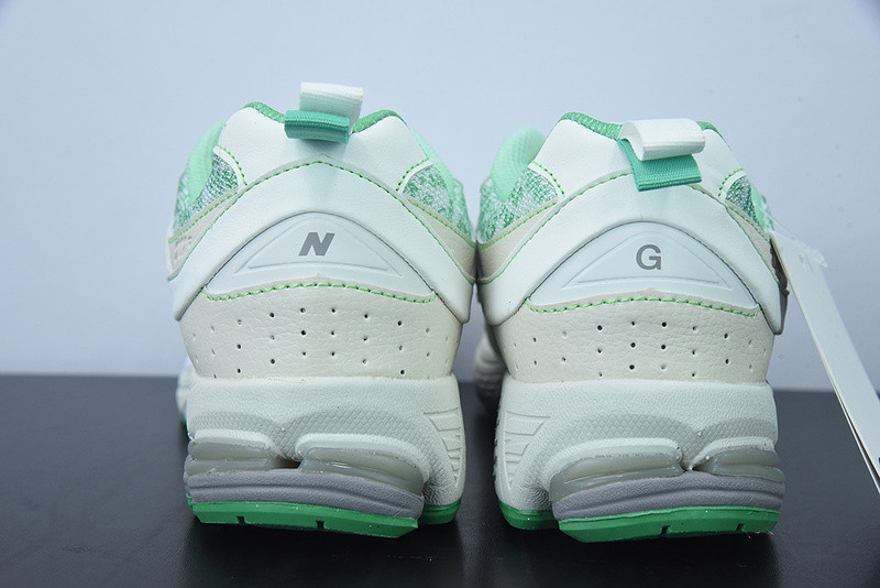 new balance sneaker