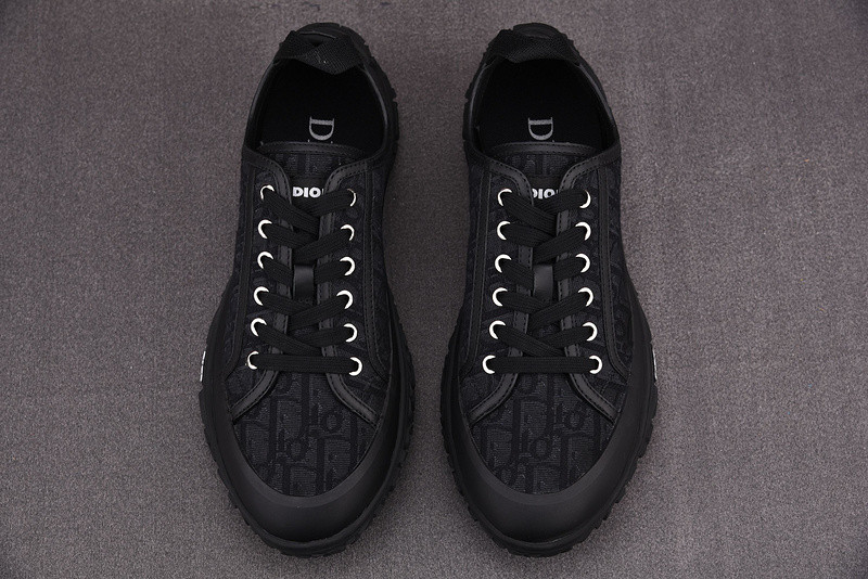 dio* sneaker