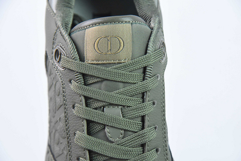 dio* sneaker