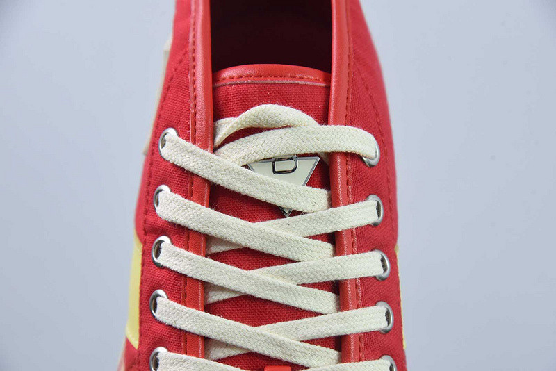 b0tte*a Ven*ta sneaker