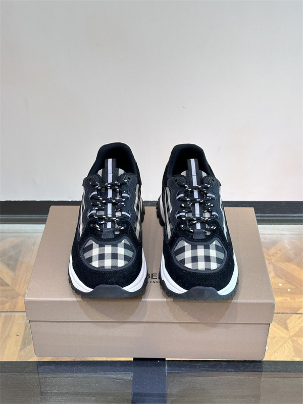 B**rry sneaker