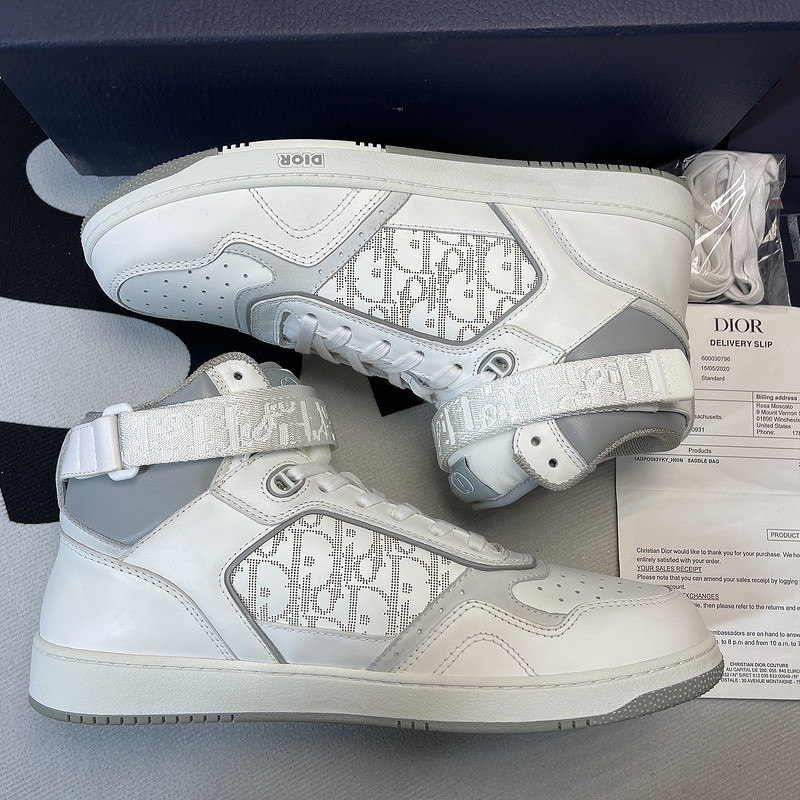 dio* sneaker