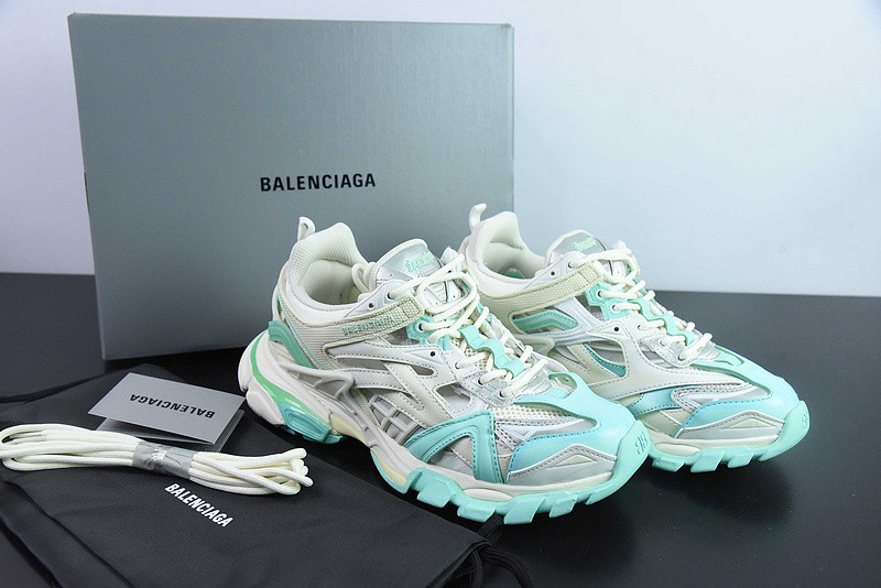 bc track sneaker