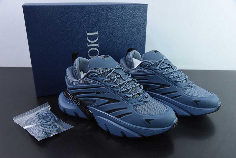 DIO* SNEAKER