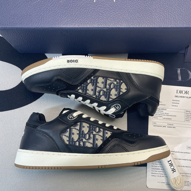 dio* sneaker