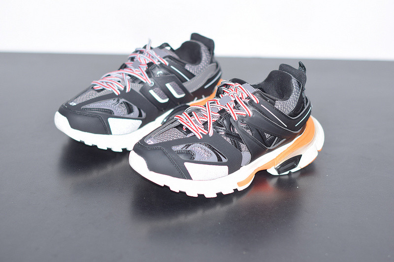 bc track sneaker