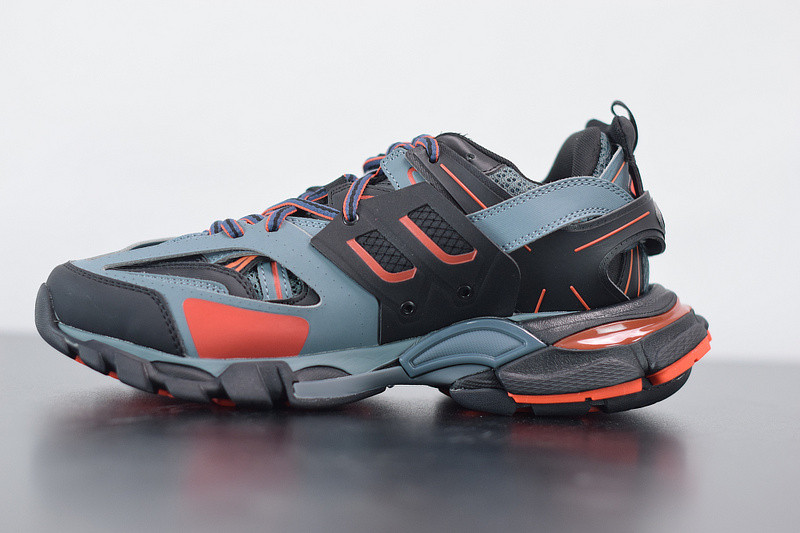 bc track sneaker