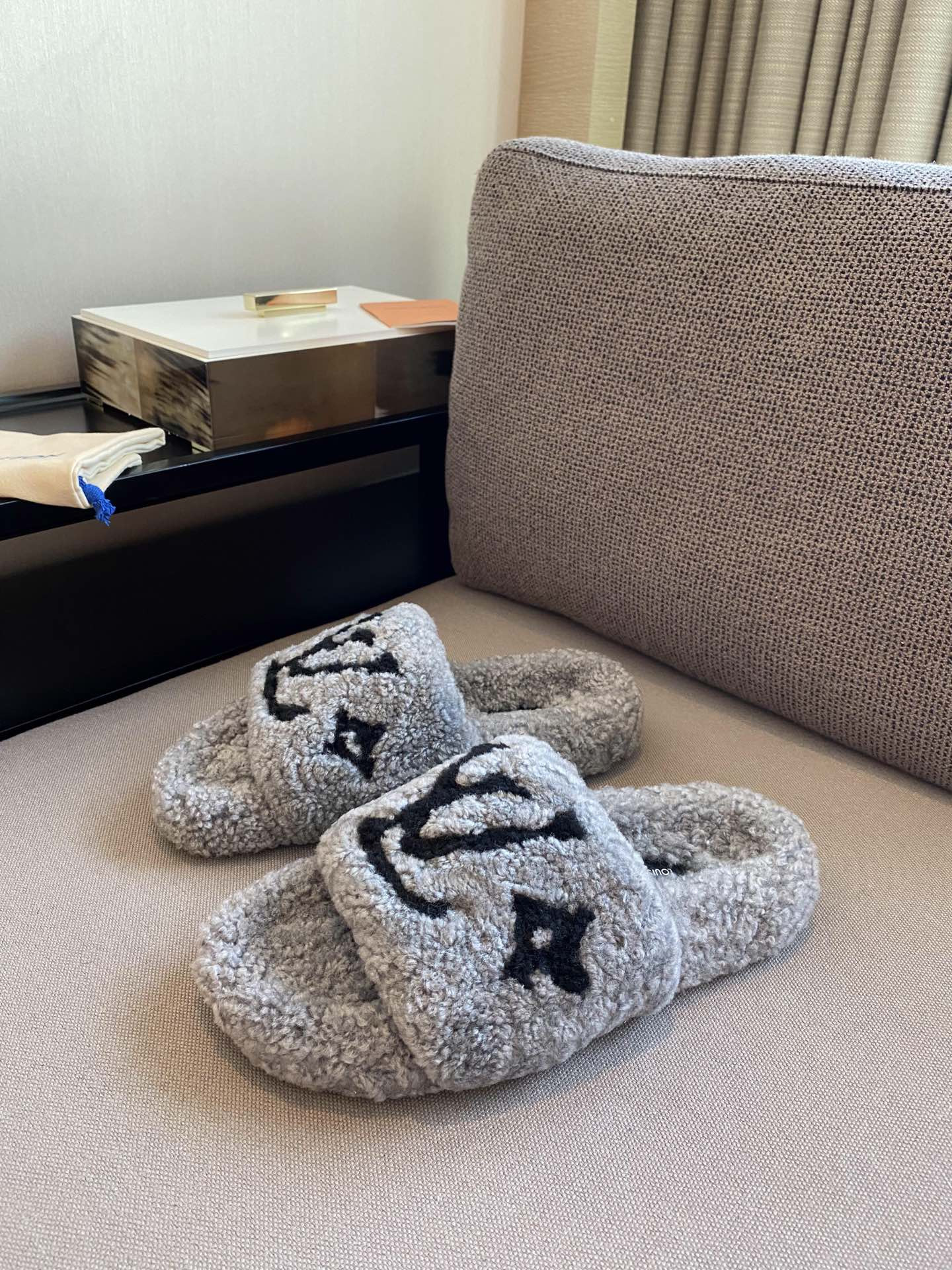 lvt sandals