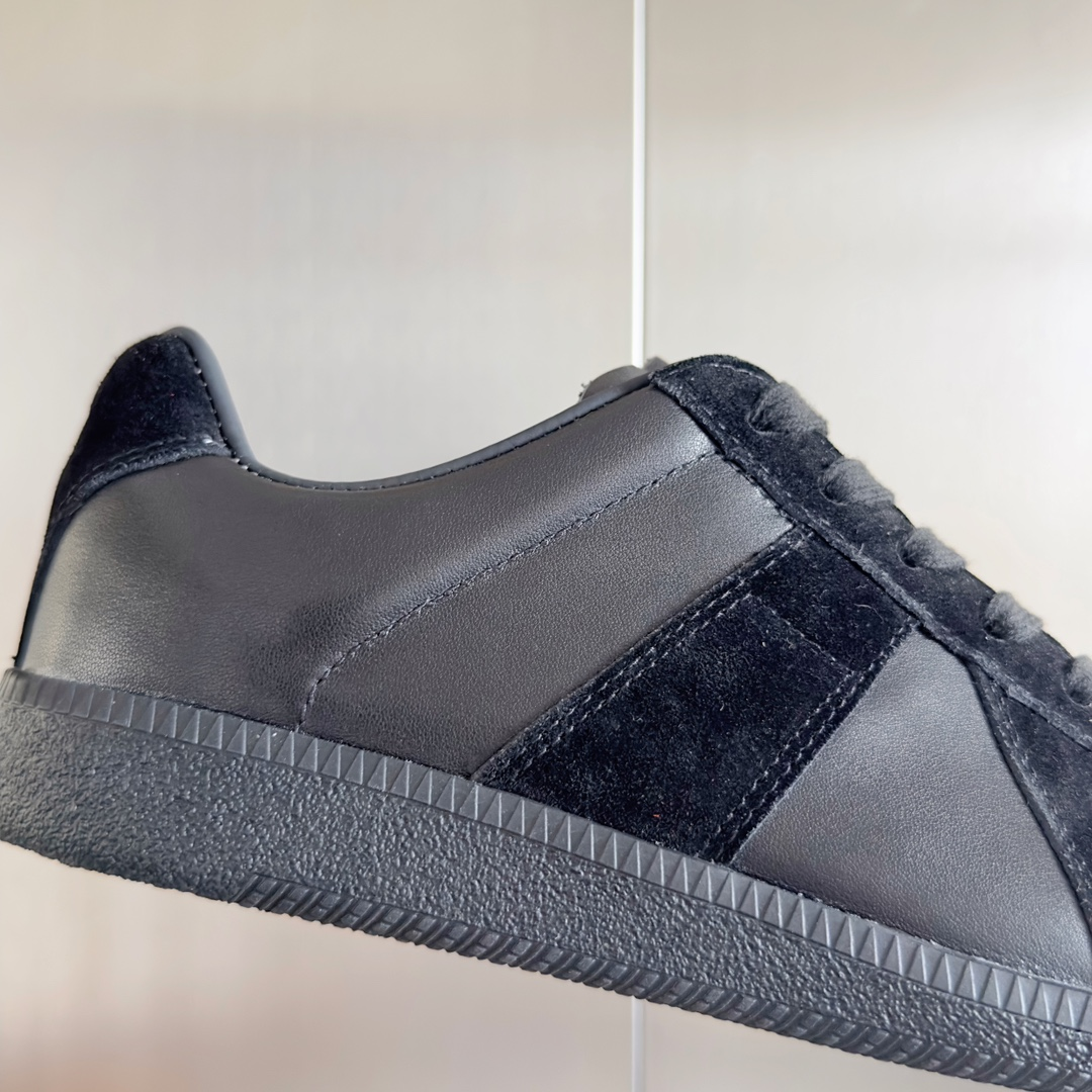 ma*s*n Ma*i*la sneaker