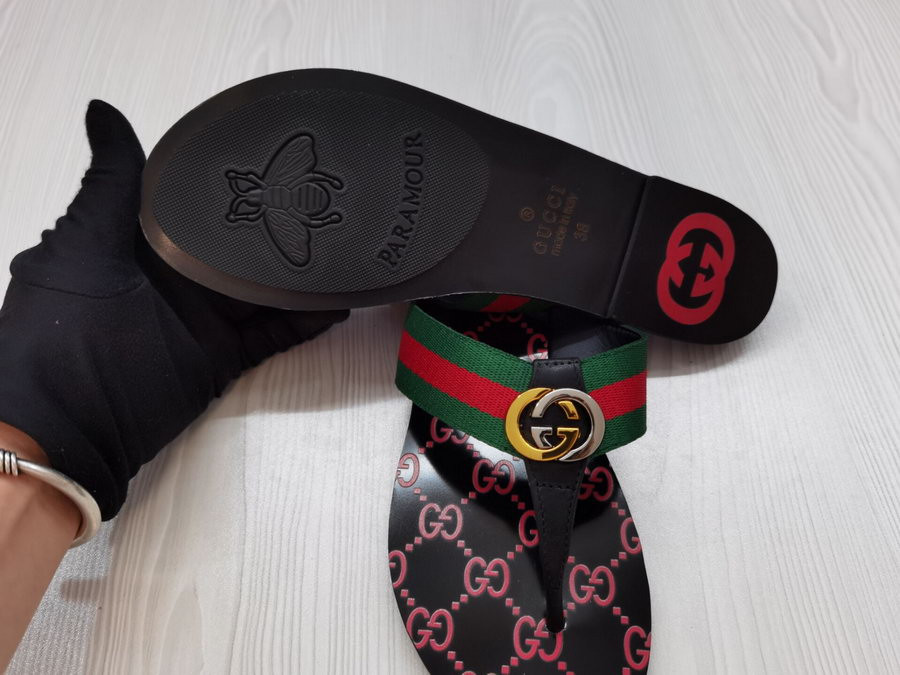 g*u*i sandals