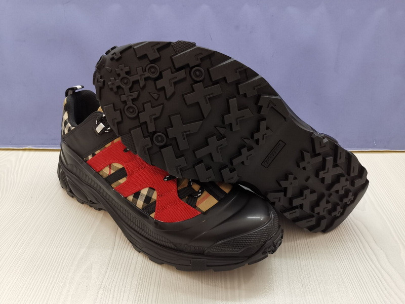 B**rry sneaker